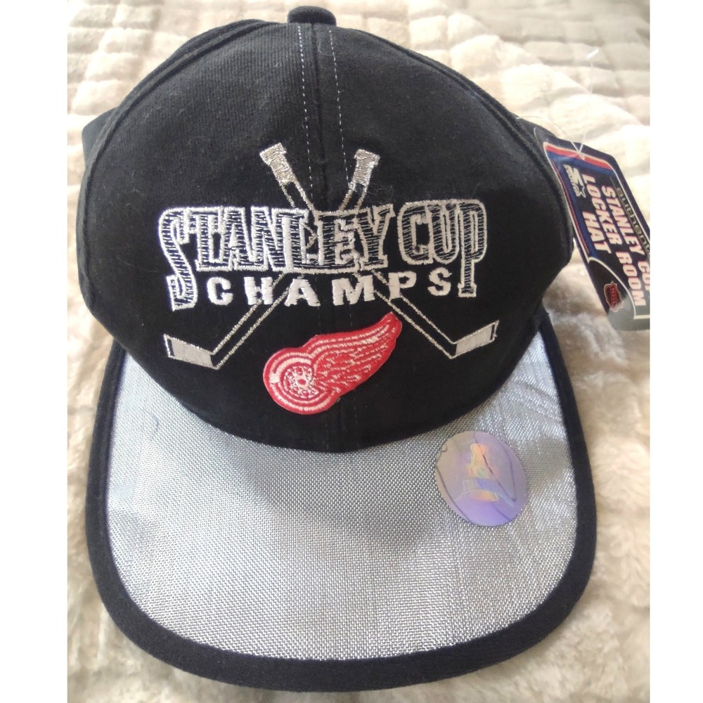Starter Detroit Red Wings 1998 Stanley Cup Champs Locker Room Hat Black Silver